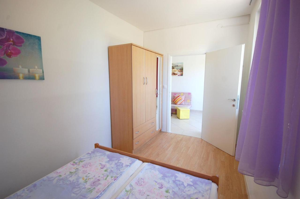 Apartment Blanka By El-Pi Tours Njivice Esterno foto