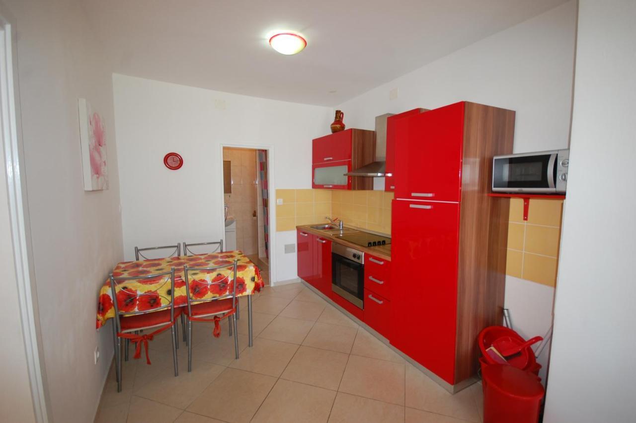 Apartment Blanka By El-Pi Tours Njivice Esterno foto