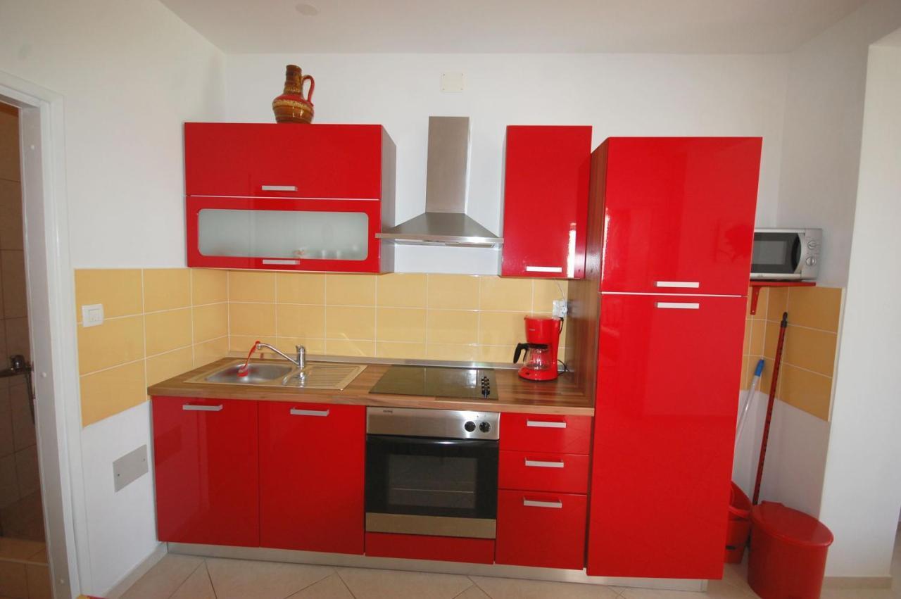 Apartment Blanka By El-Pi Tours Njivice Esterno foto