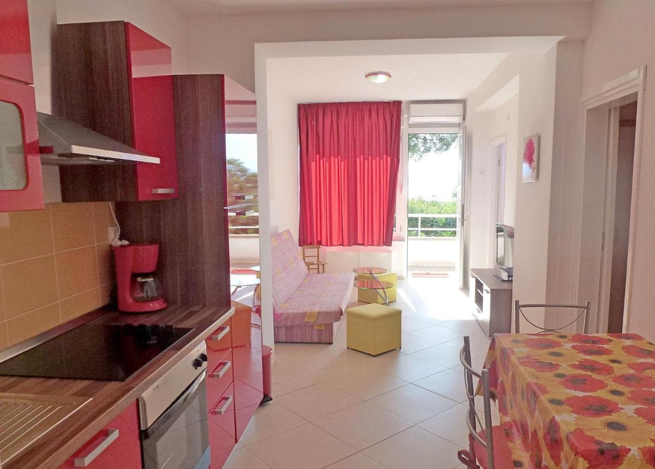 Apartment Blanka By El-Pi Tours Njivice Esterno foto